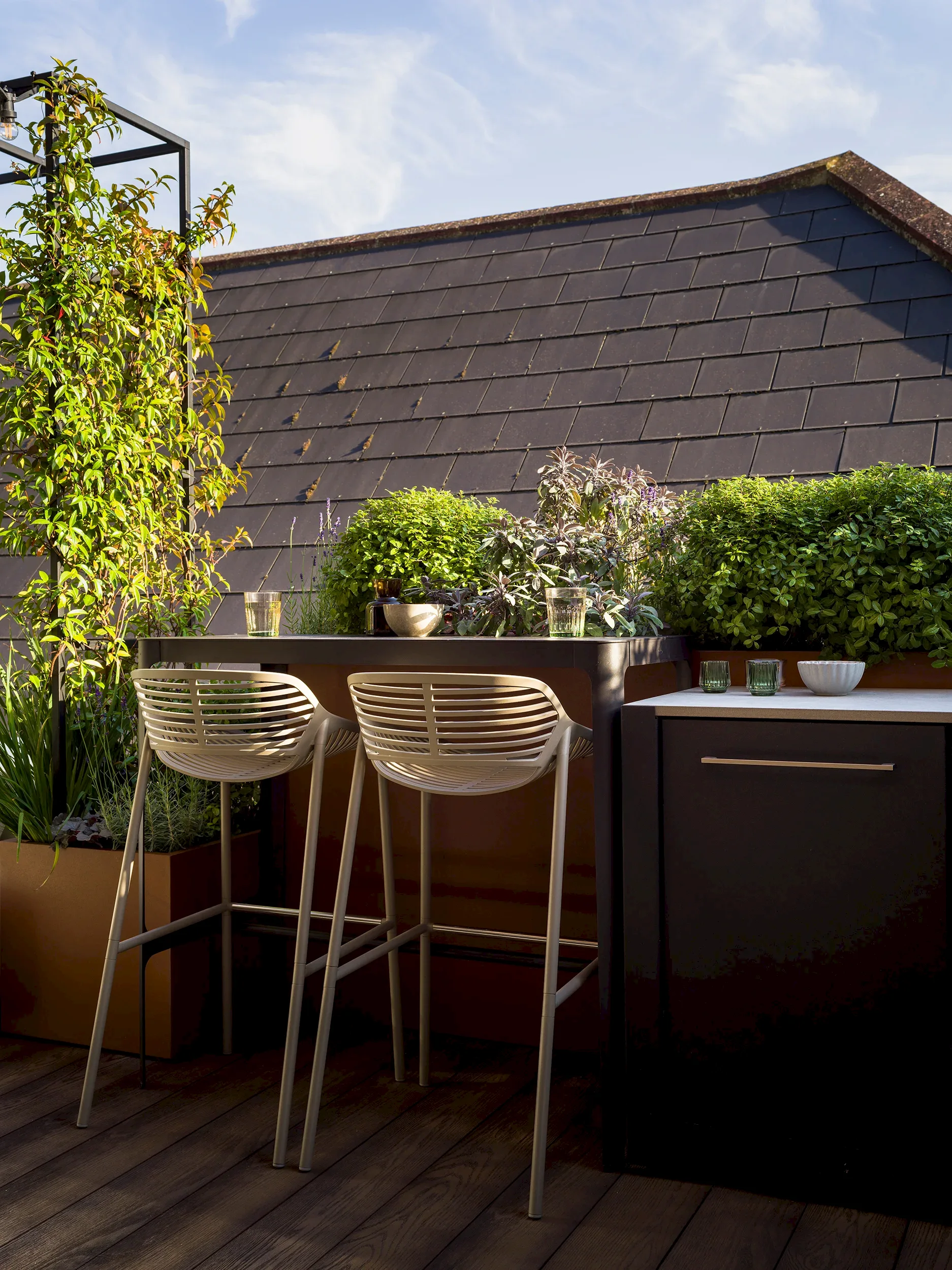 Rooftop retreat seating