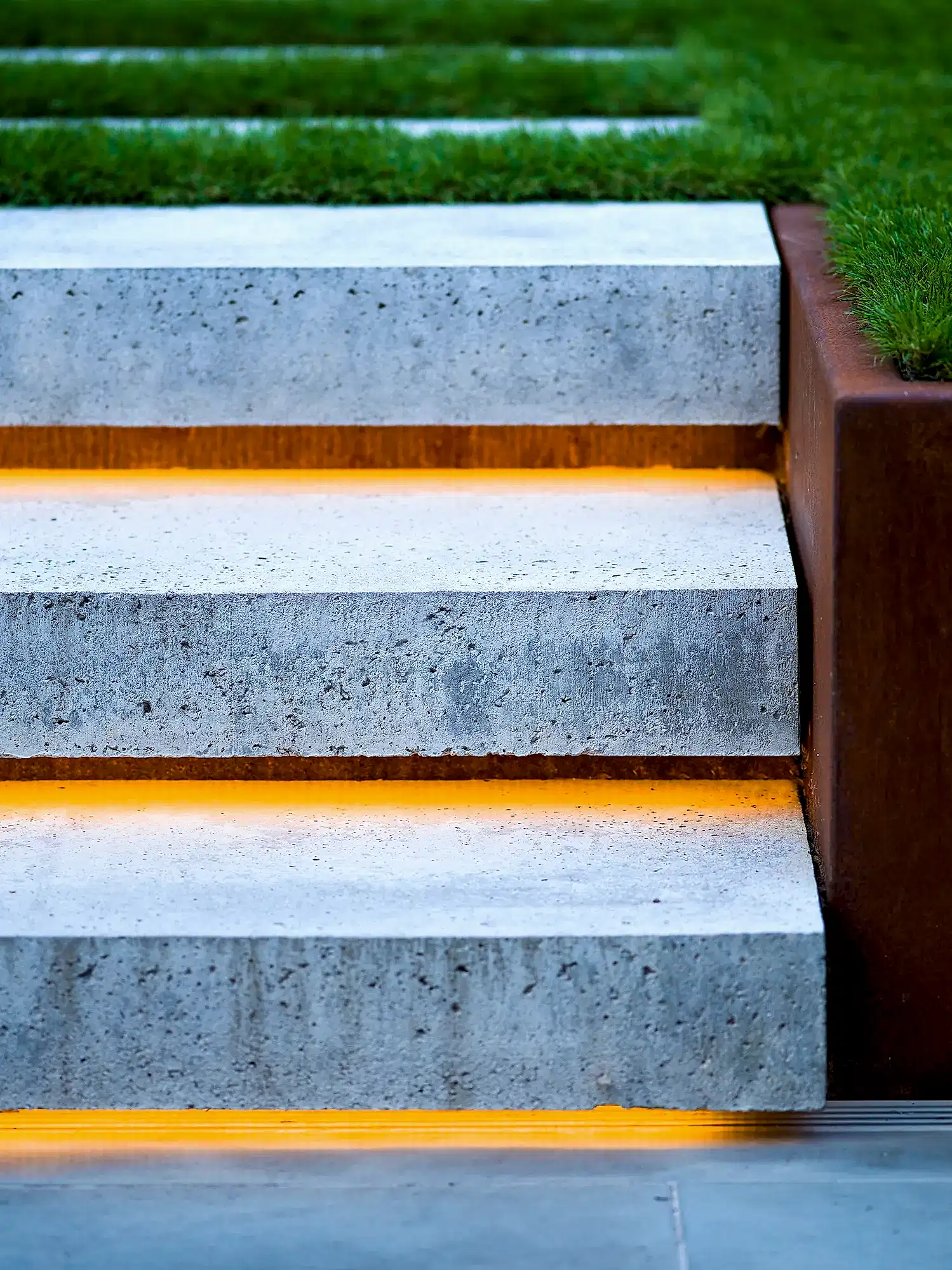 a close up of a stair